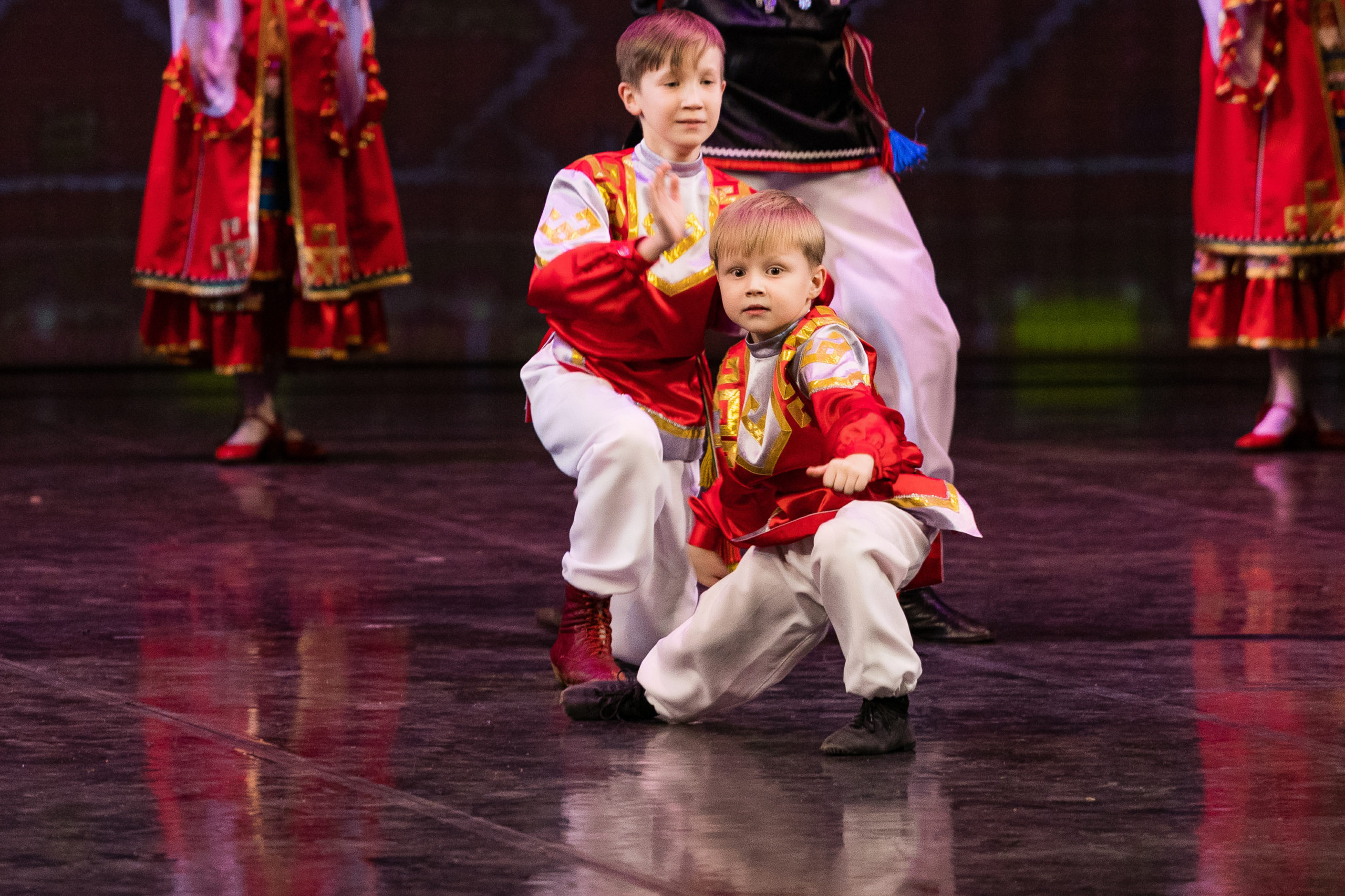 Танцуй и пой россия молодая